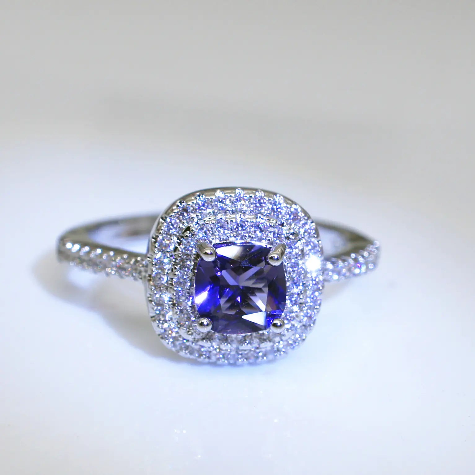 Zircon Ring with Colorful Diamond Design