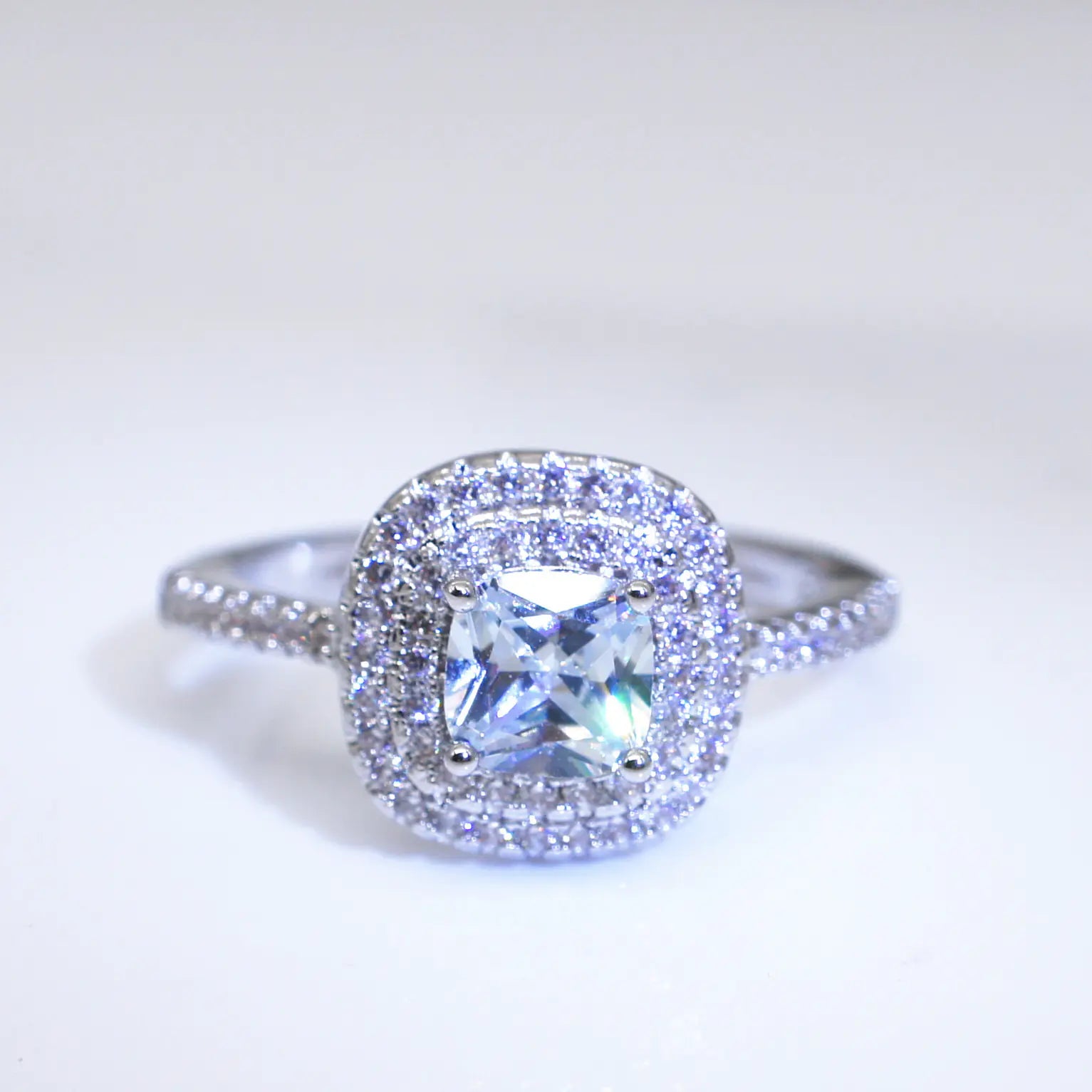 Zircon Ring with Colorful Diamond Design